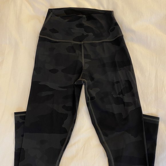 ALO Yoga Pants - Green Camo ALO Leggings